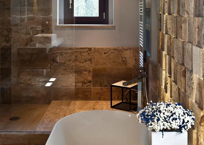 Armena, Condé Nast Johansens